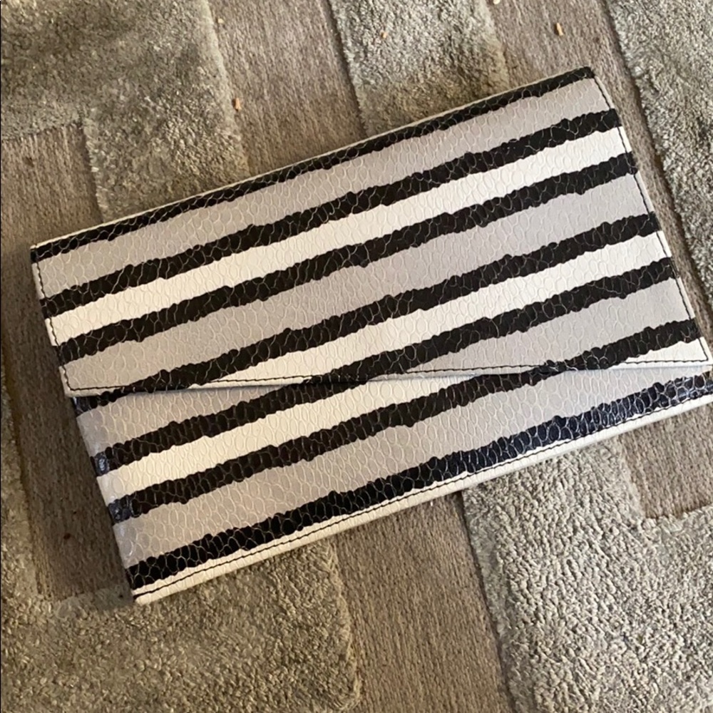 August Clutch